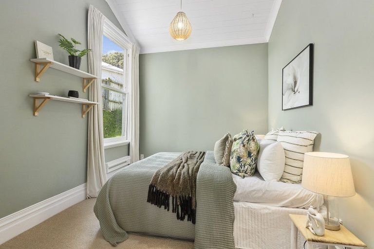 Photo of property in 11 Nevay Road, Miramar, Wellington, 6022