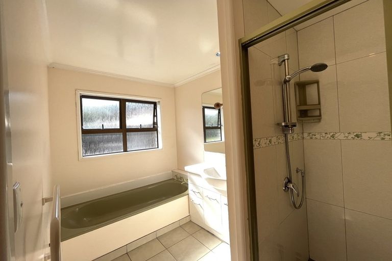 Photo of property in 19 St Simon Place, Botany Downs, Auckland, 2010