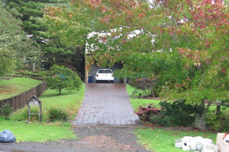 Photo of property in 221 Woodlands Park Road, Titirangi, Auckland, 0604