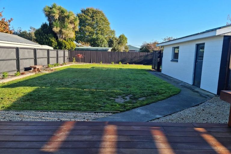 Photo of property in 8 Liverton Crescent, Bishopdale, Christchurch, 8053