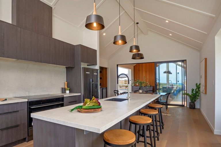 Photo of property in 16 Pacific Parade, Coastlands, Whakatane, 3120