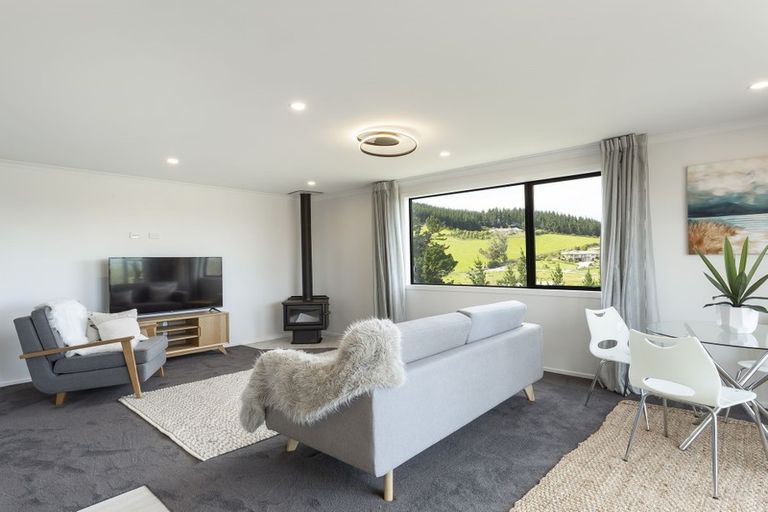 Photo of property in 17 Kingsgate Lane, Waihola, Milton, 9073