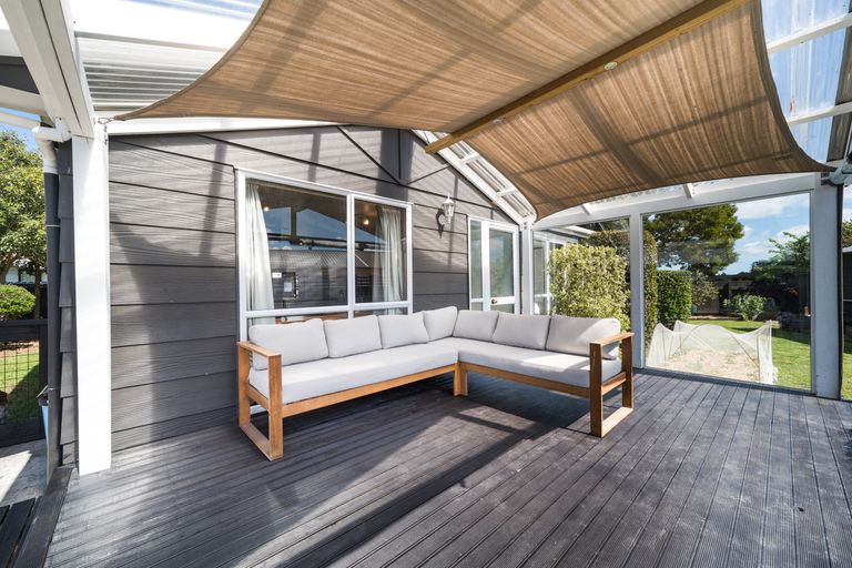Photo of property in 97 Hillcrest Drive, Kelvin Grove, Palmerston North, 4414