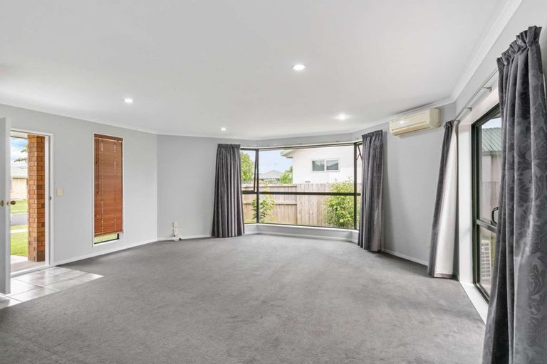 Photo of property in 28 Aldershot Place, Nawton, Hamilton, 3200