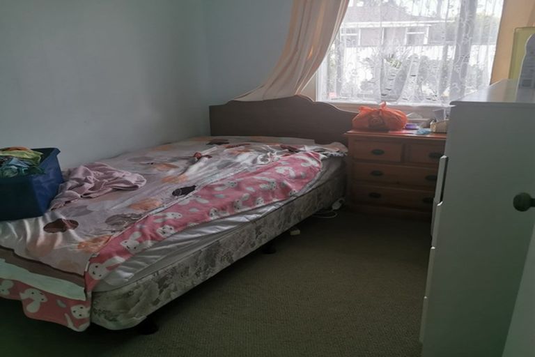 Photo of property in 1/52 Sunderlands Road, Half Moon Bay, Auckland, 2012