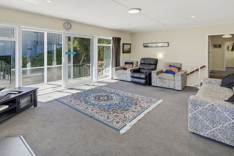 Photo of property in 10 Seaview Crescent, Picton, 7220