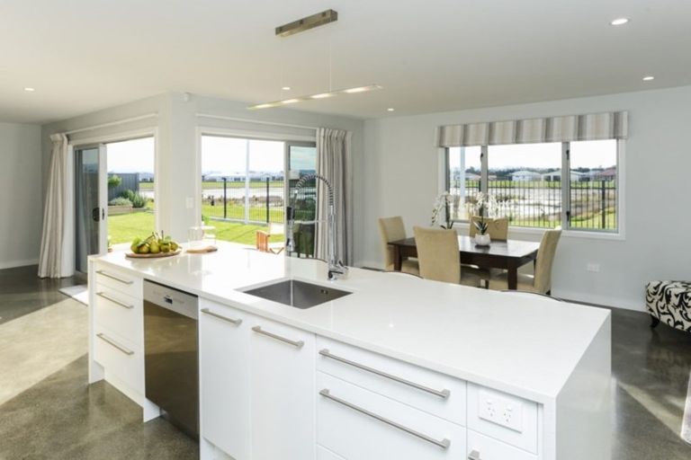 Photo of property in 33 Aparima Place, Awatoto, Napier, 4110