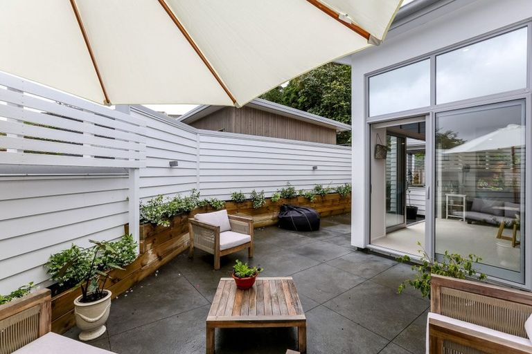 Photo of property in 4 Mackillop Way, Brooklands, New Plymouth, 4310