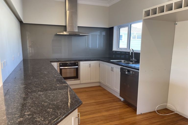 Photo of property in 43 Grassways Avenue, Pakuranga, Auckland, 2010