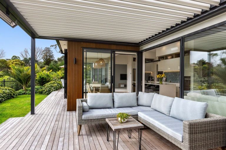 Photo of property in 14 Odlin Lane, Red Beach, 0932