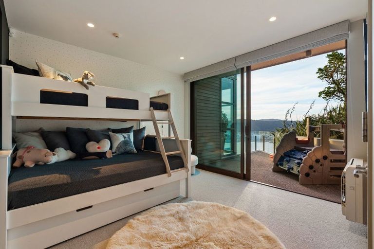 Photo of property in 34 Lookout Road, Roseneath, Wellington, 6021