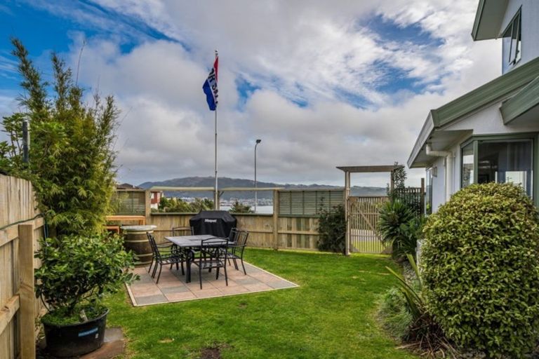 Photo of property in 4 Seascape View, Paremata, Porirua, 5024