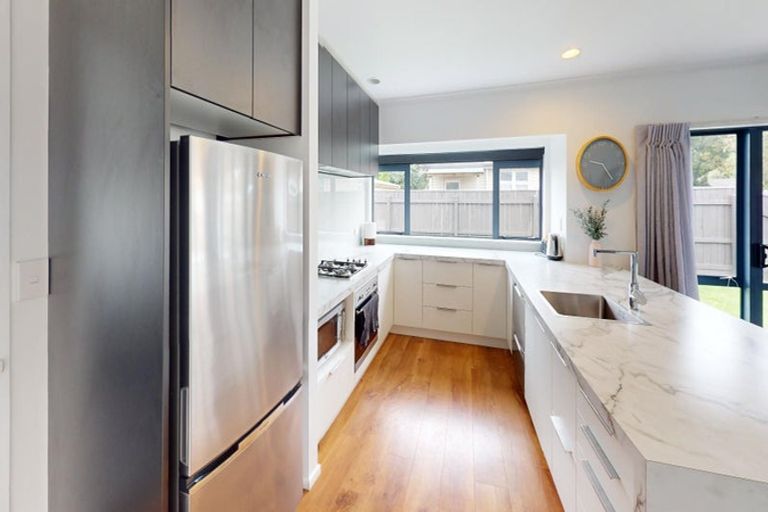 Photo of property in 2 Pinedale Parade, Milson, Palmerston North, 4414