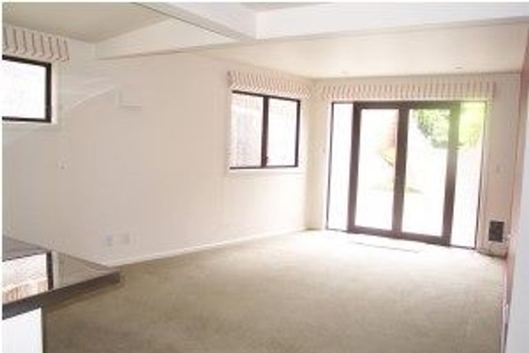 Photo of property in 3 Sarah Way, Crofton Downs, Wellington, 6035