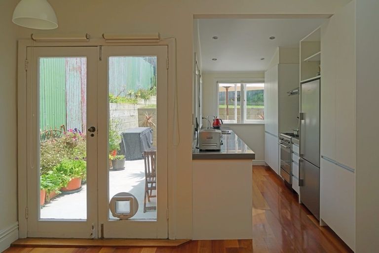 Photo of property in 9 Torquay Terrace, Newtown, Wellington, 6021