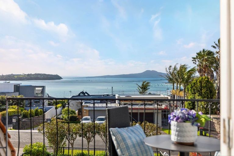 Photo of property in 24 Takutai Avenue, Bucklands Beach, Auckland, 2012