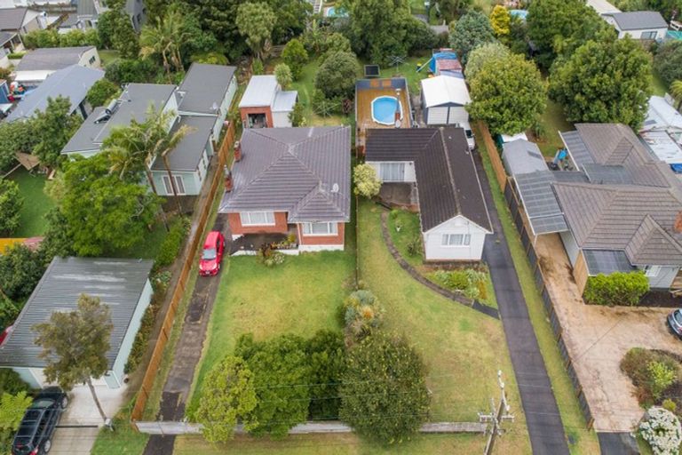 Photo of property in 6 River Road, Te Atatu Peninsula, Auckland, 0610