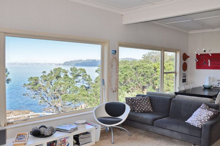 Photo of property in 11 Penguin Street, Leigh, 0985