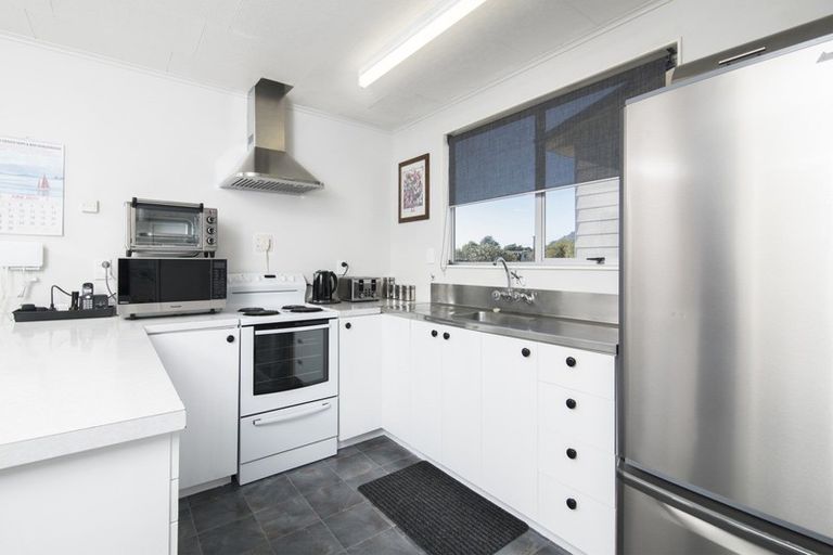 Photo of property in 37 South Terrace, Picton, 7220