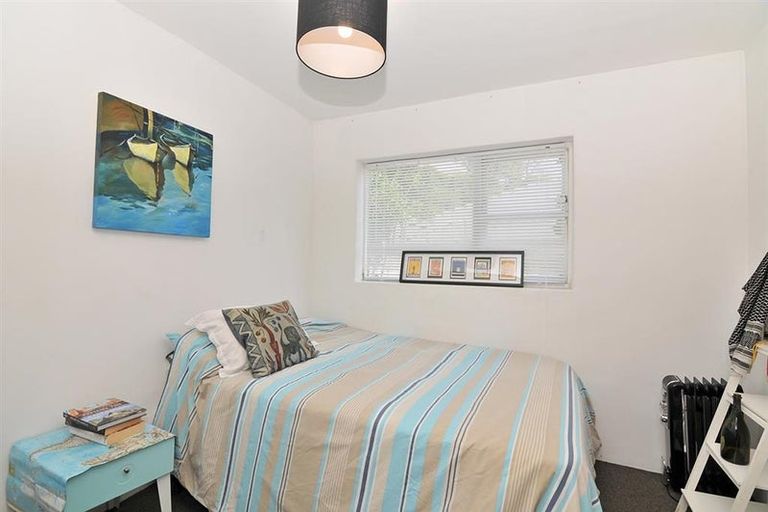 Photo of property in 35 Connaught Terrace, Brooklyn, Wellington, 6021