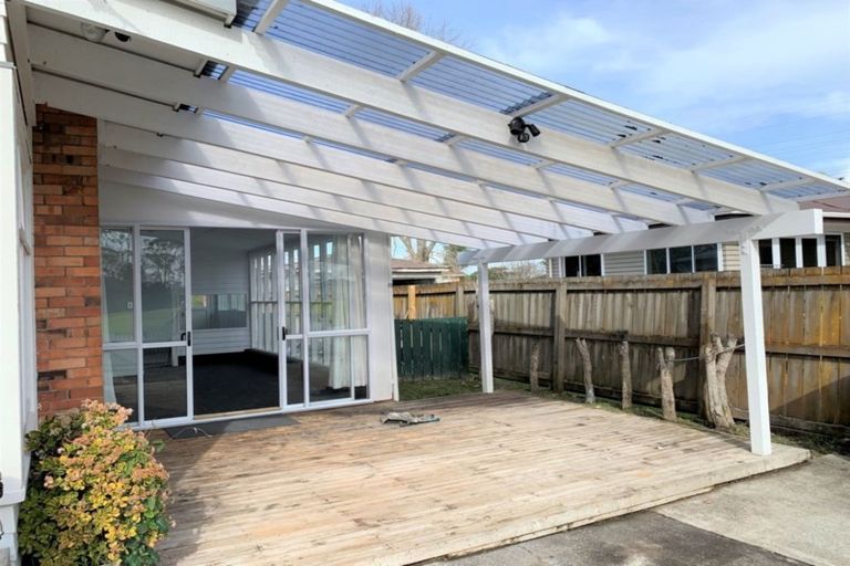 Photo of property in 26 Tiraumea Drive, Pakuranga, Auckland, 2010