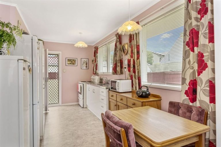 Photo of property in 6b De Bloge Place, Burwood, Christchurch, 8061