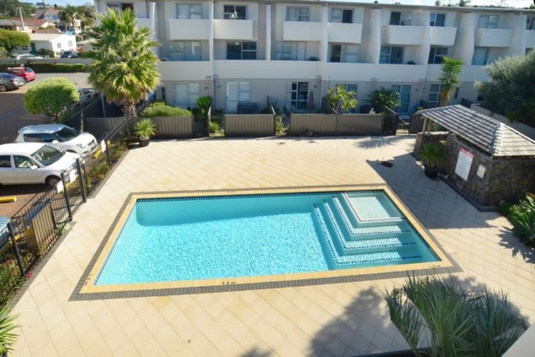 Photo of property in 39/3 Riverside Road, Orewa, 0931