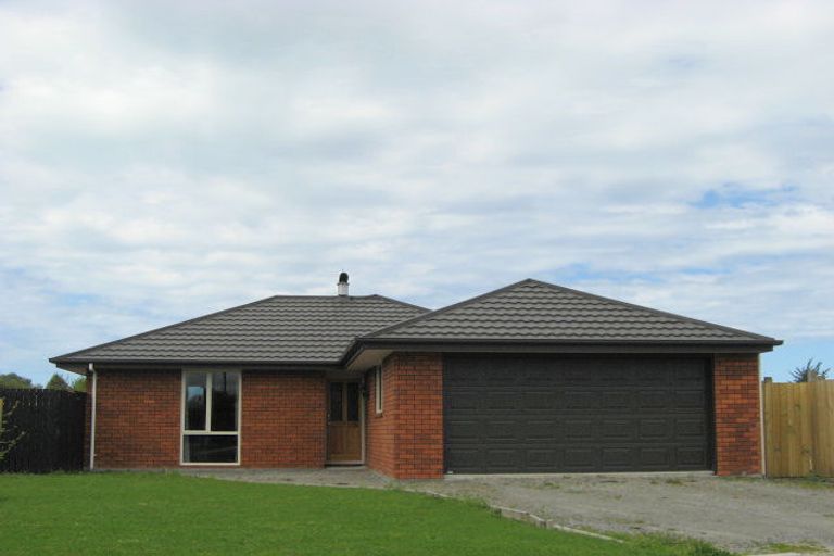 Photo of property in 22 James Drive, Woodend, 7610