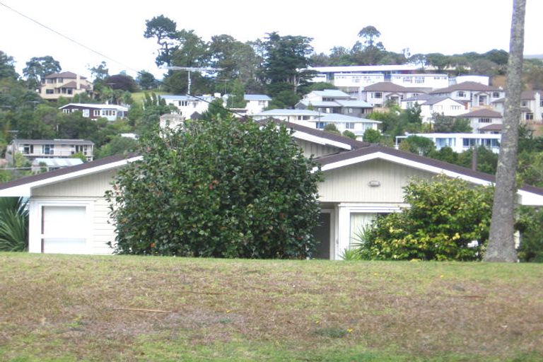 Photo of property in 16 Wyoming Avenue, Murrays Bay, Auckland, 0630
