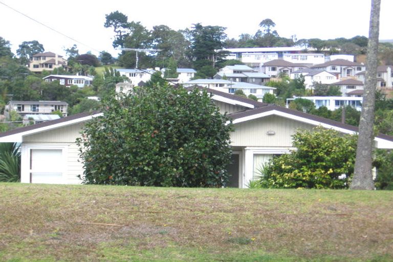 Photo of property in 16 Wyoming Avenue, Murrays Bay, Auckland, 0630
