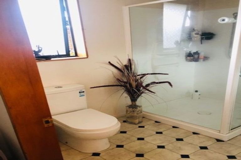 Photo of property in 5 Chilton Drive, Paraparaumu, 5032