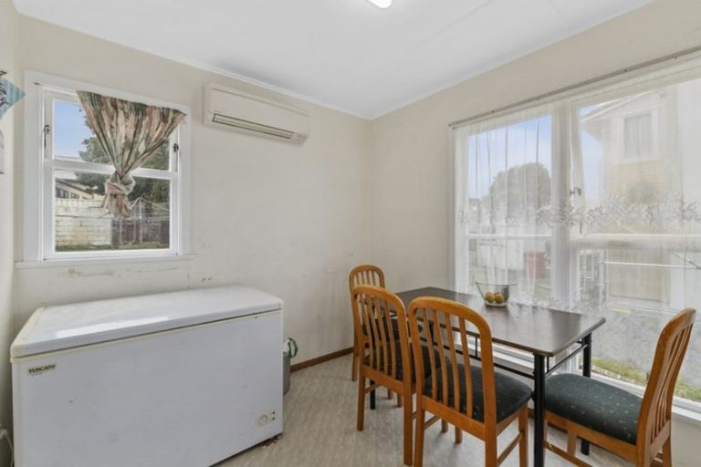 Photo of property in 6-8 Waihemo Street, Waitangirua, Porirua, 5024