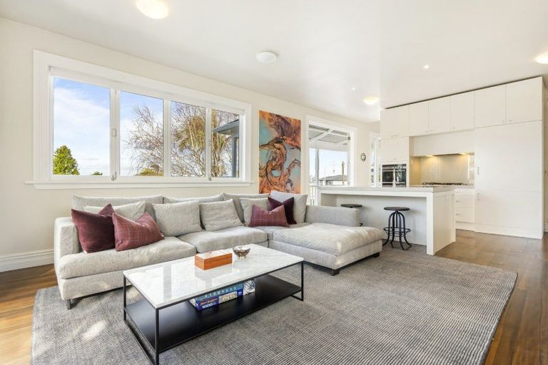 Photo of property in 73 Hinemoa Street, Birkenhead, Auckland, 0626