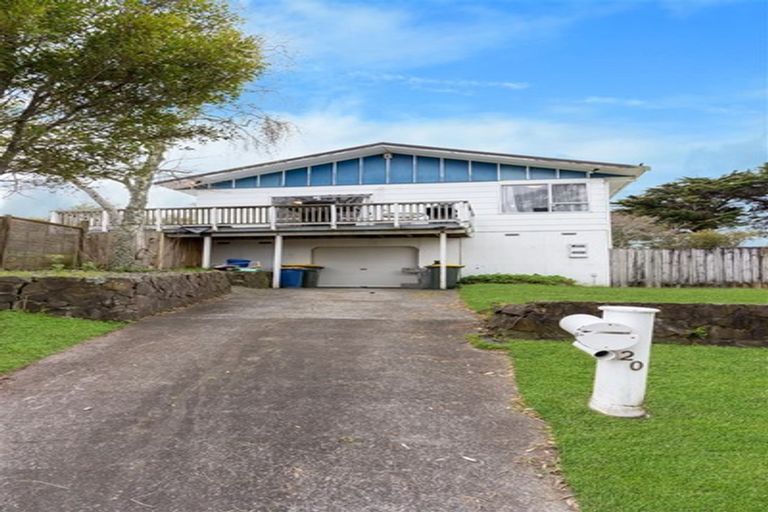Photo of property in 20 Woodhouse Place, West Harbour, Auckland, 0618