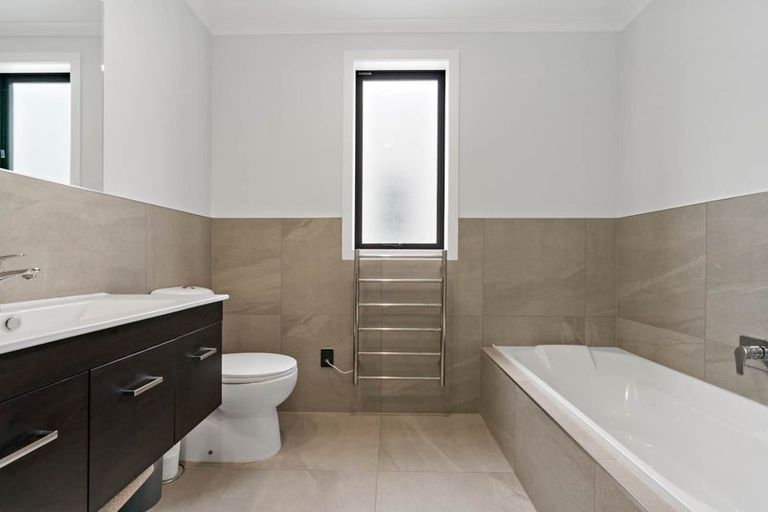 Photo of property in 30 Kauri Heart Avenue, Takanini, 2112