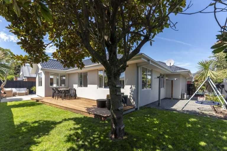 Photo of property in 14 Farm Lane, Parklands, Christchurch, 8083