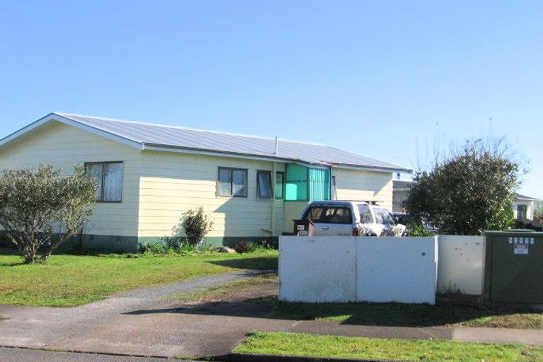 Photo of property in 46 Pukeroa Place, Papakura, 2110