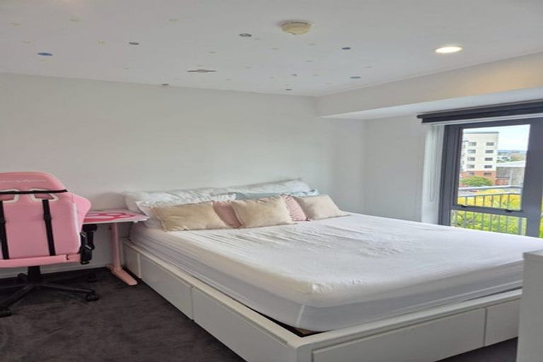 Photo of property in 3a/10 Crown Lynn Place, New Lynn, Auckland, 0600