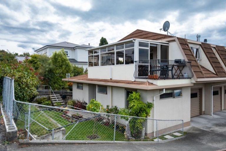 Photo of property in 1/9 Colenso Avenue, Hospital Hill, Napier, 4110