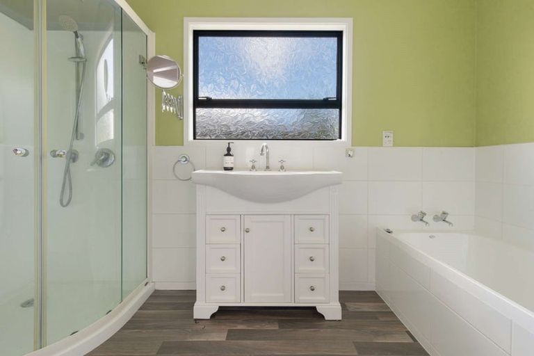 Photo of property in 102 Homedale Street, Pukehangi, Rotorua, 3015