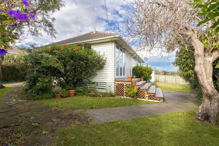 Photo of property in 9 Blackmore Street, Lynmouth, New Plymouth, 4310