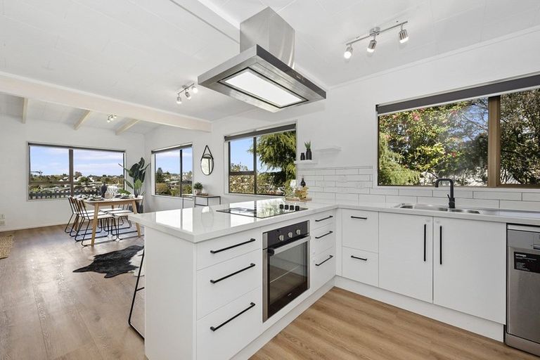 Photo of property in 16 Hatea Place, Dinsdale, Hamilton, 3204