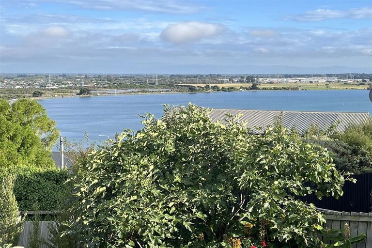 Photo of property in 29 Cannon Hill Crescent, Mount Pleasant, Christchurch, 8081