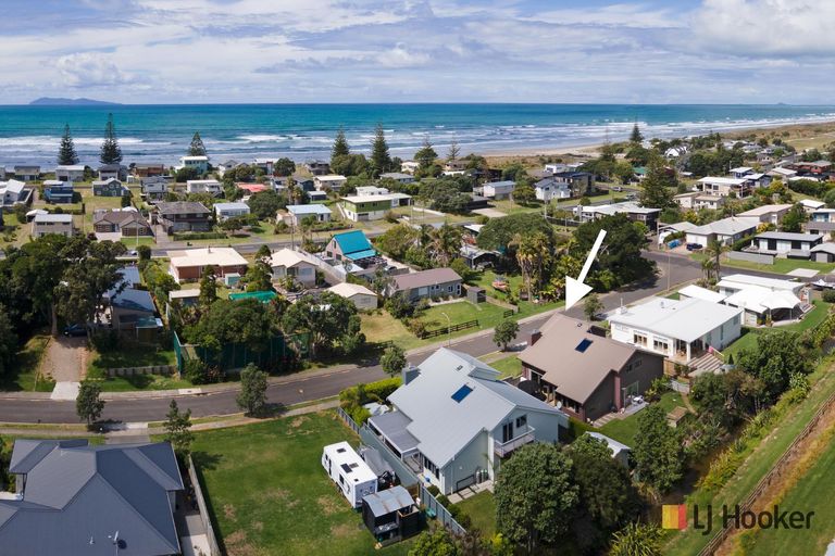 Photo of property in 5 Ian Place, Waihi Beach, 3611