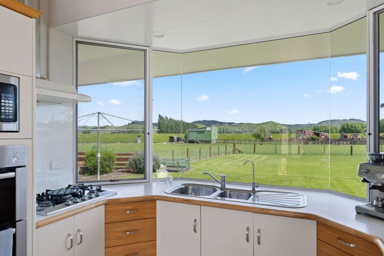 Photo of property in 33 Caesar Road, Ormond, Gisborne, 4071