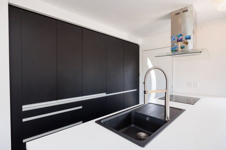 Photo of property in 9 Denver Place, Milson, Palmerston North, 4414