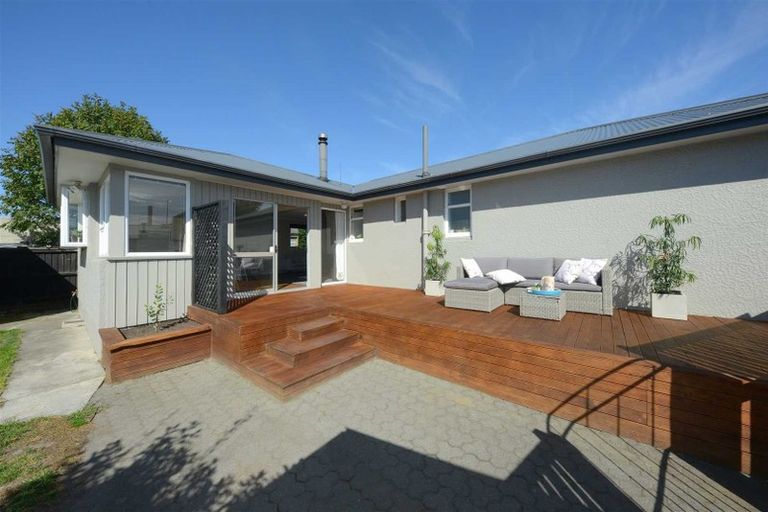 Photo of property in 39 Middlepark Road, Sockburn, Christchurch, 8042