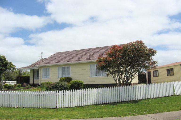Photo of property in 2 Barcroft Place, Clendon Park, Auckland, 2103
