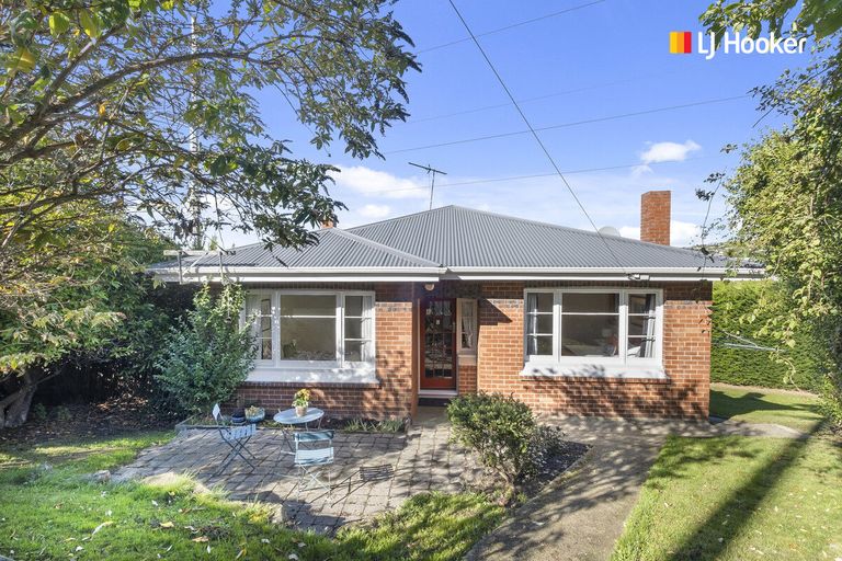 Photo of property in 37 Forfar Street, Clyde Hill, Dunedin, 9011