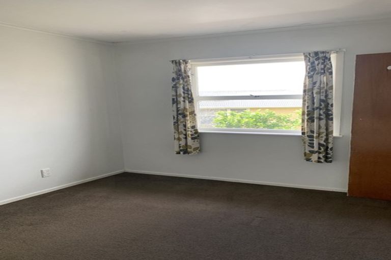 Photo of property in 7 Locket Road, Glenfield, Auckland, 0629